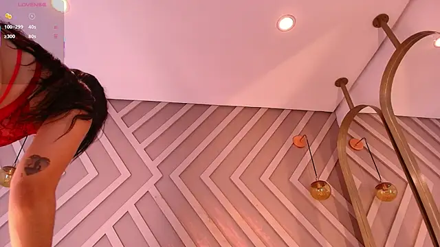 Snapshot of Emily_Monroe_ chatting on February 10, 10:52 am Emily Monroe online show from February 10, 10:52 am