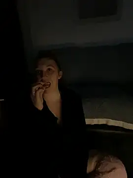 Snapshot of Stoner_BarbieXX chatting on April 10, 9:19 pm Stoner BarbieXX online show from April 10, 9:19 pm