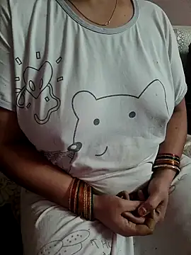 milf-kaira online show from November 6, 4:41 pm