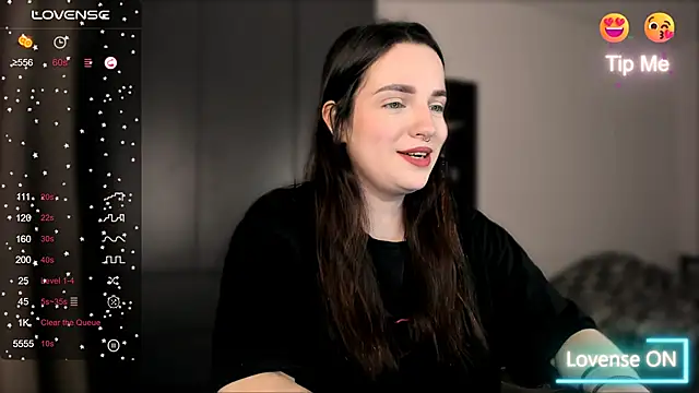 Snapshot of __Latisha__ chatting on October 5, 5:33 pm Latisha online show from October 5, 5:33 pm