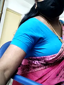 Snapshot of Tamilrojanew chatting on April 29, 5:41 pm Tamilrojanew online show from April 29, 5:41 pm