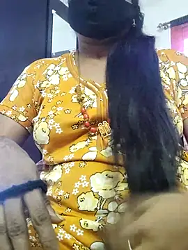 Snapshot of Tamilrojanew chatting on May 16, 10:12 am Tamilrojanew online show from May 16, 10:12 am
