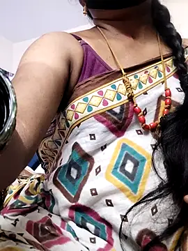 Snapshot of Tamilrojanew chatting on May 18, 7:14 am Tamilrojanew online show from May 18, 7:14 am