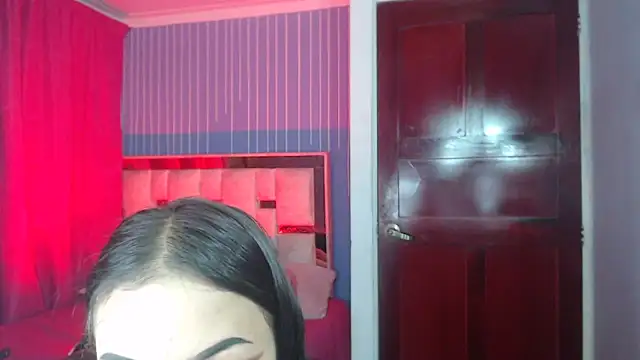Snapshot of Little_aphrodite chatting on February 19, 12:25 am Little aphrodite online show from February 19, 12:25 am