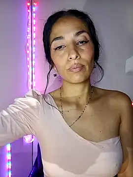Snapshot of chloewildd_ chatting on November 14, 3:49 am chloewildd online show from November 14, 3:49 am
