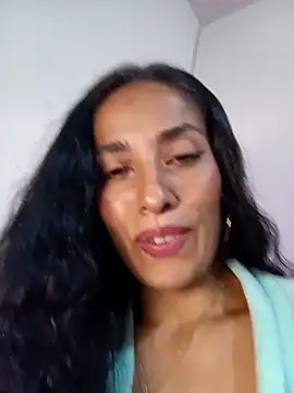 Snapshot of chloewildd_ chatting on November 30, 1:09 am chloewildd online show from November 30, 1:09 am