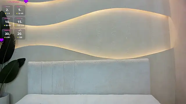 Naomi Dasilva online show from December 26, 7:27 pm