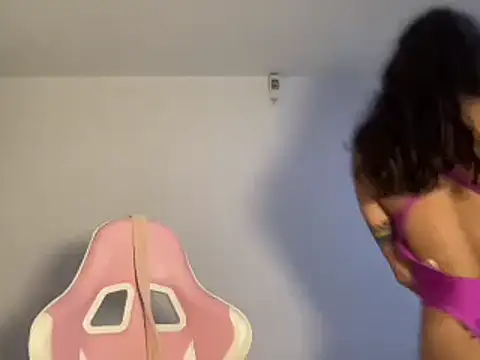 Snapshot of brithneysquirt chatting on February 1, 7:34 pm brithneysquirt online show from February 1, 7:34 pm