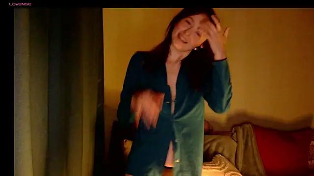 LilyXSky online show from November 7, 2:39 pm