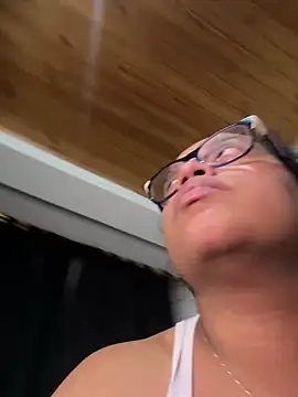 Snapshot of angela_angels_ chatting on December 7, 7:16 am angela angels online show from December 7, 7:16 am