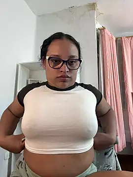 Snapshot of angela_angels_ chatting on December 9, 2:56 am angela angels online show from December 9, 2:56 am