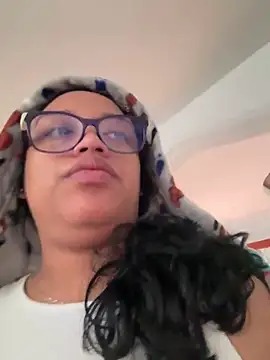 Snapshot of angela_angels_ chatting on December 25, 5:05 pm angela angels online show from December 25, 5:05 pm