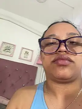 Snapshot of angela_angels_ chatting on January 7, 9:18 am angela angels online show from January 7, 9:18 am