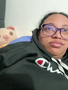 Snapshot of angela_angels_ chatting on February 9, 1:35 pm angela angels online show from February 9, 1:35 pm