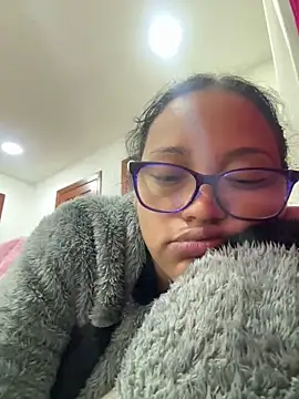 Snapshot of angela_angels_ chatting on February 15, 12:01 pm angela angels online show from February 15, 12:01 pm