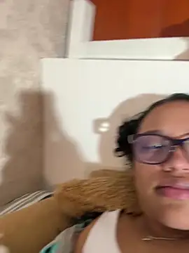 Snapshot of angela_angels_ chatting on February 25, 8:25 am angela angels online show from February 25, 8:25 am