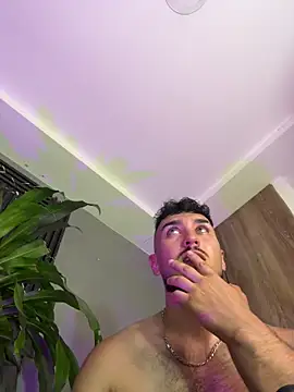 Snapshot of Zionmattis chatting on March 8, 2:04 am Zionmattis online show from March 8, 2:04 am