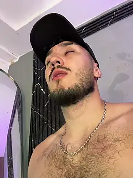 Snapshot of Zionmattis chatting on March 28, 12:43 am Zionmattis online show from March 28, 12:43 am