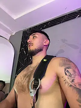 Snapshot of Zionmattis chatting on March 31, 12:01 am Zionmattis online show from March 31, 12:01 am