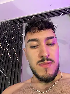 Snapshot of Zionmattis chatting on April 5, 1:03 am Zionmattis online show from April 5, 1:03 am