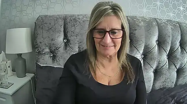 Additive Mature Linda online show from December 2, 1:02 pm