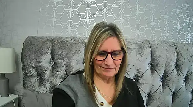 Additive Mature Linda online show from February 3, 11:53 am