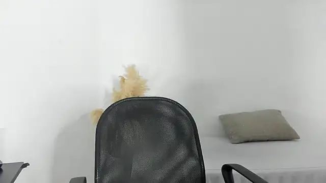 Snapshot of carolayrosse chatting on January 23, 2:55 am carolayrosse online show from January 23, 2:55 am