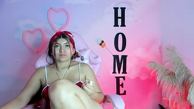 Snapshot of carolayrosse chatting on February 12, 6:08 am carolayrosse online show from February 12, 6:08 am