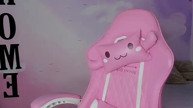 Snapshot of carolayrosse chatting on March 1, 4:26 am carolayrosse online show from March 1, 4:26 am