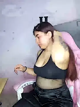 Snapshot of carolayrosse chatting on October 25, 3:14 am carolayrosse online show from October 25, 3:14 am