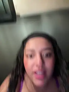 Snapshot of kenndall_21 chatting on December 7, 7:05 am kenndall 21 online show from December 7, 7:05 am