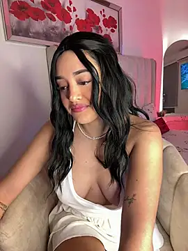 Snapshot of kenndall_21 chatting on December 31, 1:47 am kenndall 21 online show from December 31, 1:47 am