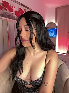 Snapshot of kenndall_21 chatting on January 1, 5:43 am kenndall 21 online show from January 1, 5:43 am