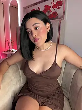 Snapshot of kenndall_21 chatting on January 6, 2:37 am kenndall 21 online show from January 6, 2:37 am