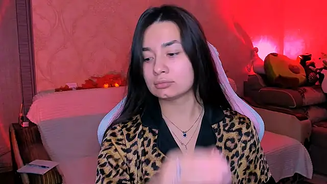 Swee Alicee online show from October 6, 7:55 pm