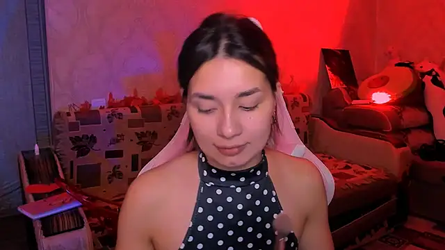Swee Alicee online show from May 17, 12:56 pm