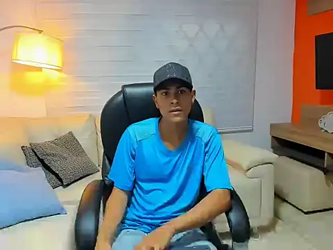 Snapshot of marcus_wills19 chatting on October 2, 2:40 am marcus wills19 online show from October 2, 2:40 am