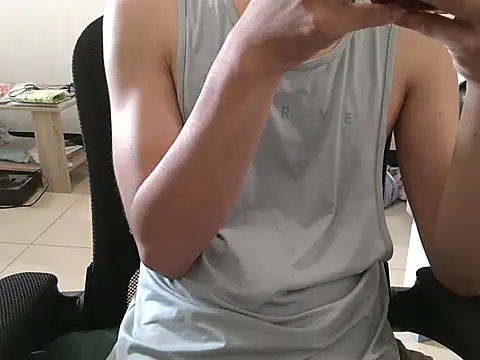 Snapshot of sexysmboy69 chatting on September 21, 9:00 am sexysmboy69 online show from September 21, 9:00 am