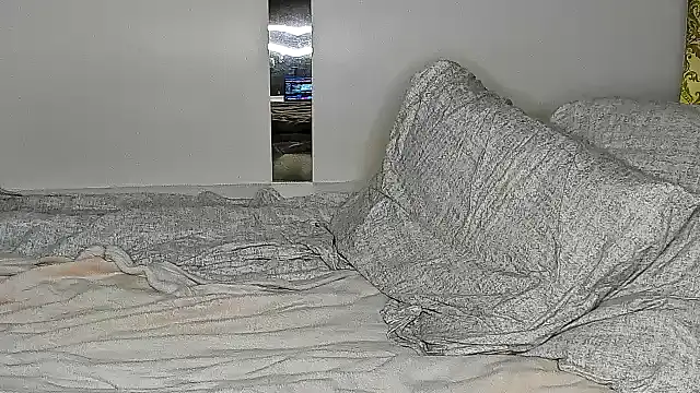 denlover1 online show from January 30, 7:37 pm