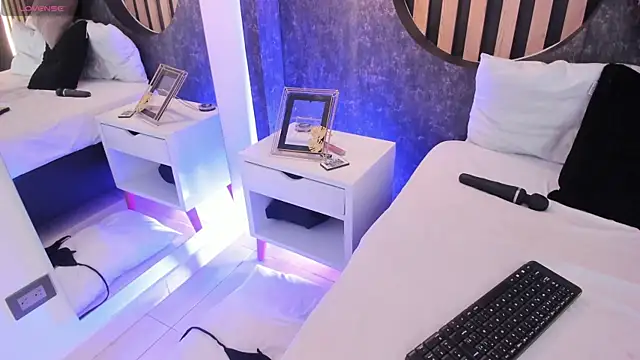 Snapshot of miss10_antonella chatting on March 18, 2:04 am miss10 antonella online show from March 18, 2:04 am