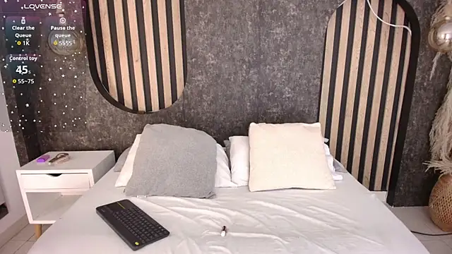 Snapshot of miss10_antonella chatting on October 26, 12:22 pm miss10 antonella online show from October 26, 12:22 pm