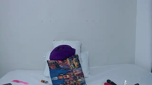 Nicol Love0 online show from March 22, 11:11 am