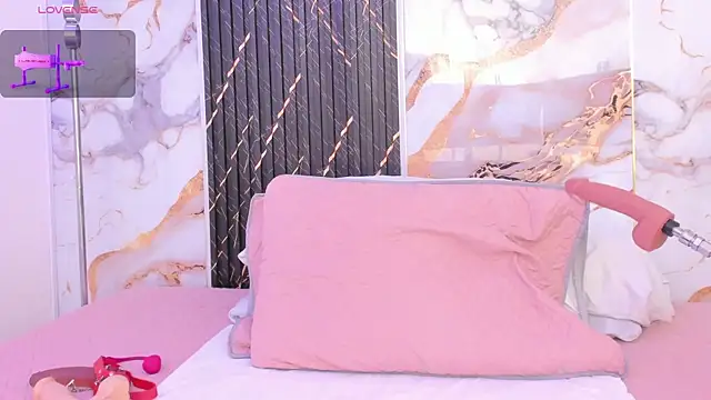 Snapshot of Alyson-a chatting on October 9, 12:36 pm Alyson-a online show from October 9, 12:36 pm