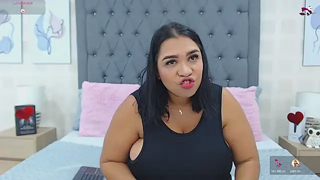 Snapshot of JoslinEvans chatting on October 24, 12:34 pm JoslinEvans online show from October 24, 12:34 pm