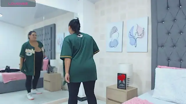 Snapshot of JoslinEvans chatting on October 29, 12:29 pm JoslinEvans online show from October 29, 12:29 pm