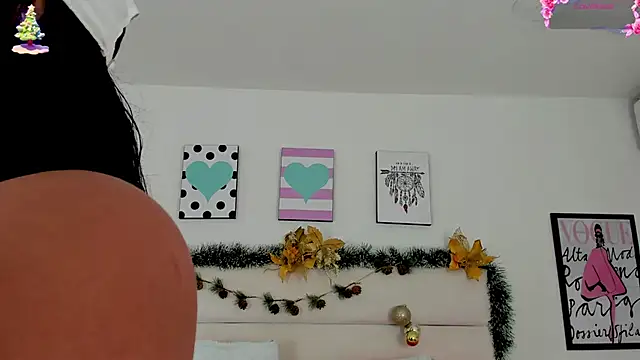 Snapshot of JoslinEvans chatting on December 17, 12:00 pm JoslinEvans online show from December 17, 12:00 pm