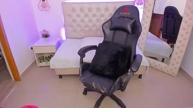 Zoeth Ruiz online show from March 19, 1:07 pm