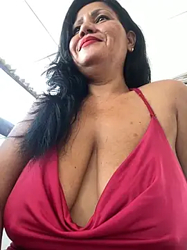 Snapshot of Hot_Rose83 chatting on January 19, 7:04 pm Hot Rose83 online show from January 19, 7:04 pm