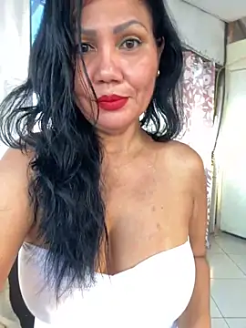 Snapshot of Hot_Rose83 chatting on January 20, 10:37 pm Hot Rose83 online show from January 20, 10:37 pm