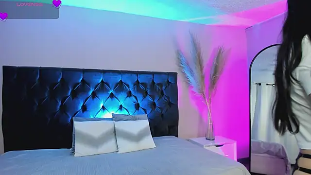 aisha   online show from February 26, 6:43 pm